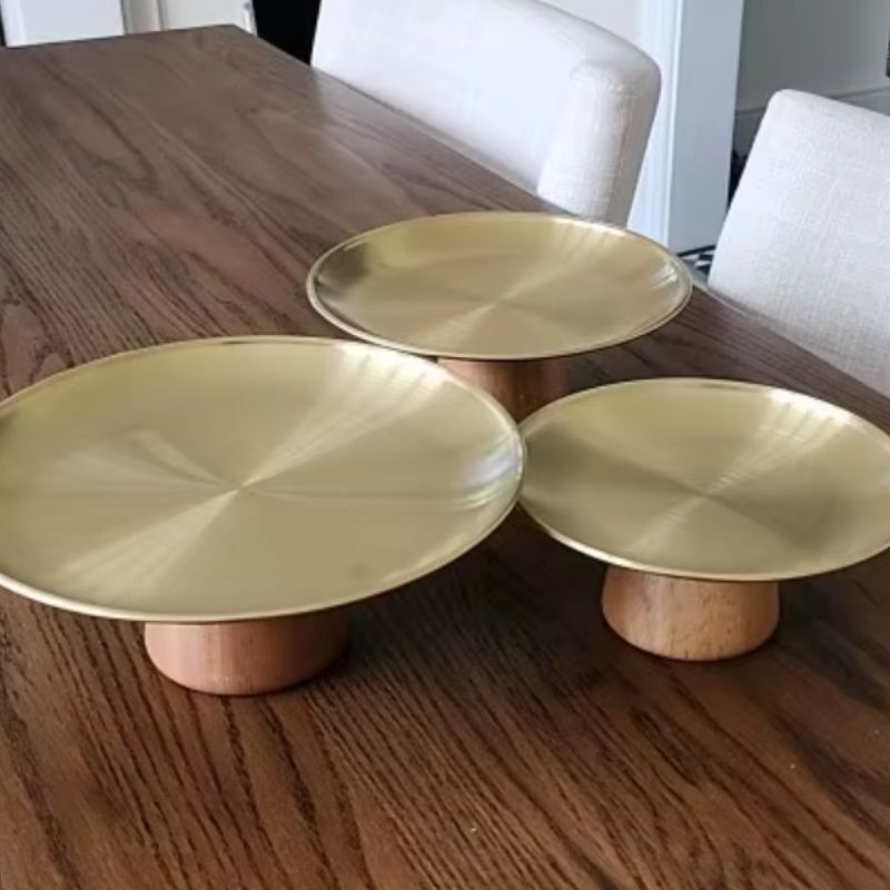 Bandeja com base de madeira